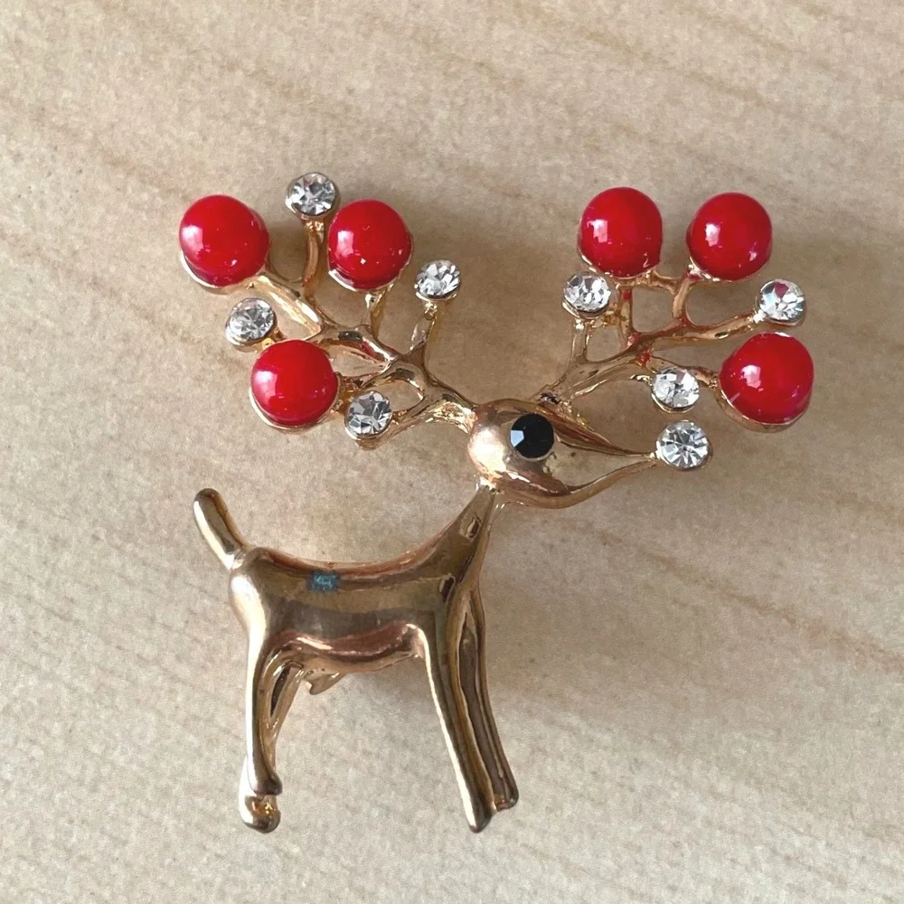 Reindeer Brooch Gold Tone‎ plate Red enamel Rhinestones Deer Christmas Pin